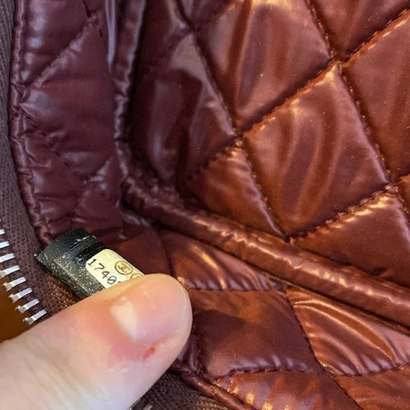 CHANEL - Authentic - laptop or document pouch - *Rare* - Picture 7 of 9